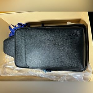 Louis Vuitton Avenue Slingbag